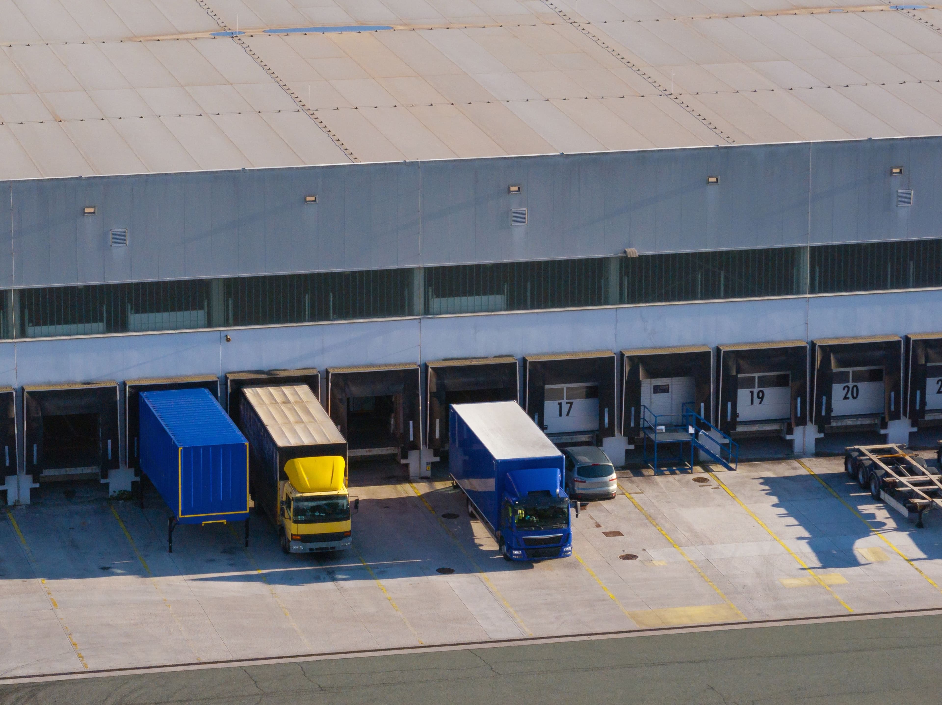 How a TMS Improves Subcontractor Management